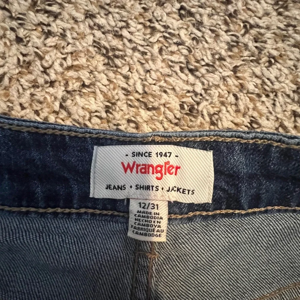 Wrangler‎ Womens High Rise Denim Shorts Blue Stretch Size 12/31 NWT 1960923
